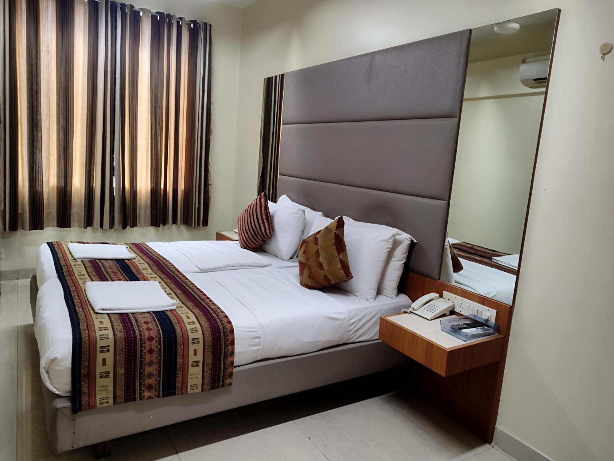 Empire Hotel — Photos 3